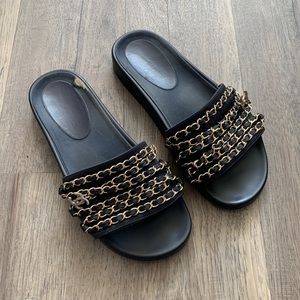 Chanel slides
